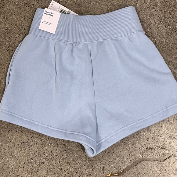 NWT Nike Loose Fit Sweatshorts Sz XS - Picture 3 of 9